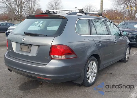 2011 Volkswagen Jetta Sportwagen 2.0L Tdi z USA, uszkodzony, nr VIN 3VWPL7AJ6BM623366